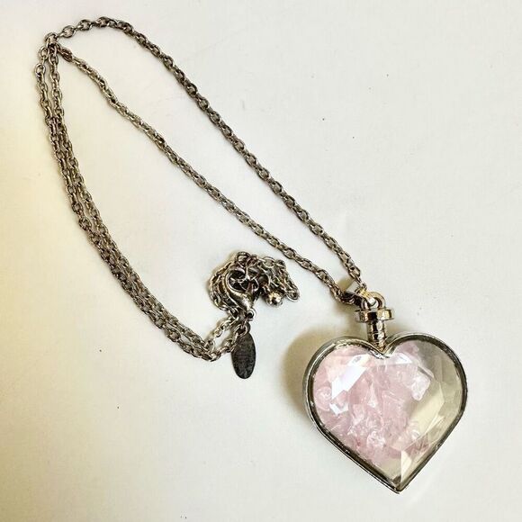 Blessings pink Crystal Chips in Faceted Glass Heart Pendant Necklace - Picture 8 of 9